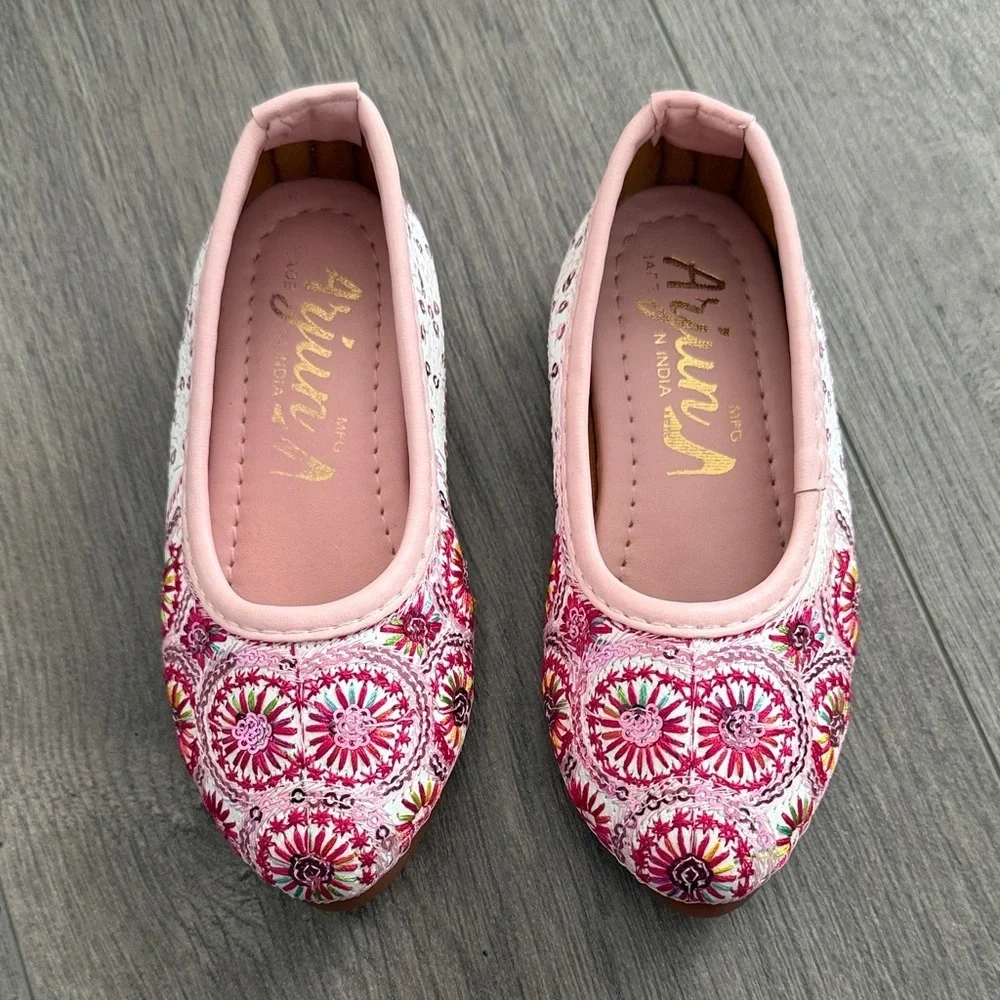 Pink Embroidered boho Indian baby girl Shoes size 4